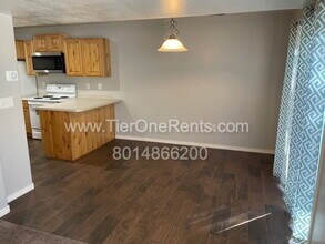652 W 800 N in Clinton, UT - Building Photo - Building Photo