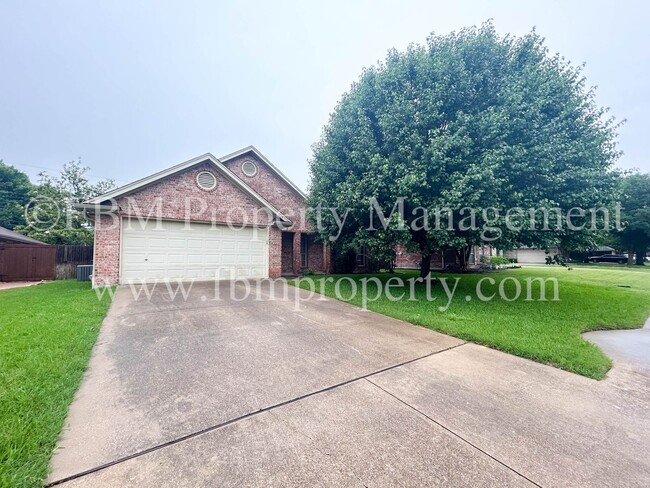 property at 613 Tulane Dr