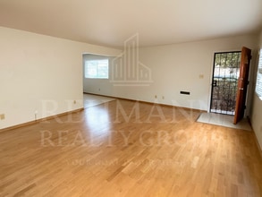 4235 Kendall St in San Diego, CA - Foto de edificio - Building Photo