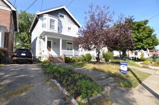 2748 Markbreit Ave in Cincinnati, OH - Building Photo