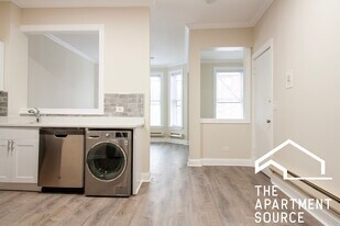 2909 N Mildred Ave, Unit 2 in Chicago, IL - Building Photo