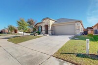 1425 Willoughby Way in Little Elm, TX - Foto de edificio - Building Photo