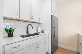1001 NE 8th Ave in Delray Beach, FL - Building Photo - Building Photo