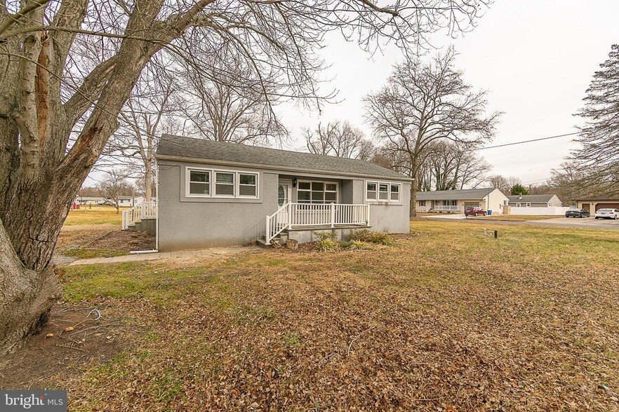 90 Tufts Rd in Pennsville Township, NJ - Foto de edificio