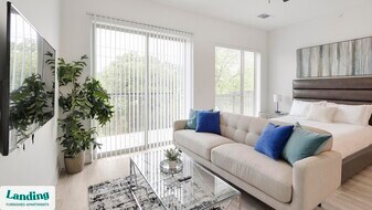 650 E Sycamore St in Denton, TX - Building Photo