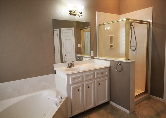 property at 3907 Princeton Park Ct