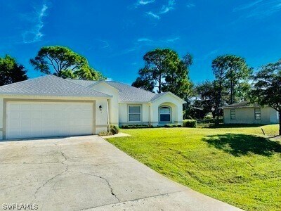 18477 Sunflower Rd in Ft. Myers, FL - Building Photo