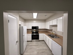 4401 River Valley Dr in Corpus Christi, TX - Building Photo - Building Photo