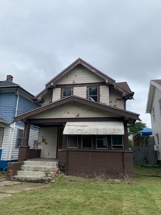 861 Kingston Ave in Toledo, OH - Building Photo