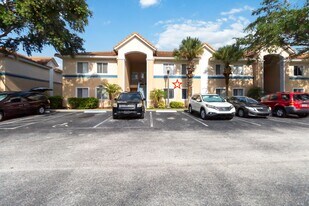 521 Villa Del Sol Cir in Orlando, FL - Building Photo
