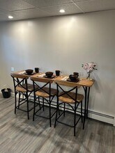 43 Madison St, Unit #B in Malden, MA - Foto de edificio - Building Photo