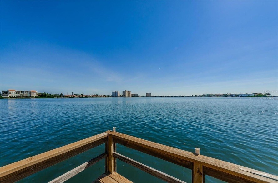 6104 Palma Del Mar Blvd S, Unit 605 in St. Petersburg, FL - Building Photo