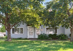 2052 12th Ave W in Shakopee, MN - Building Photo - Building Photo