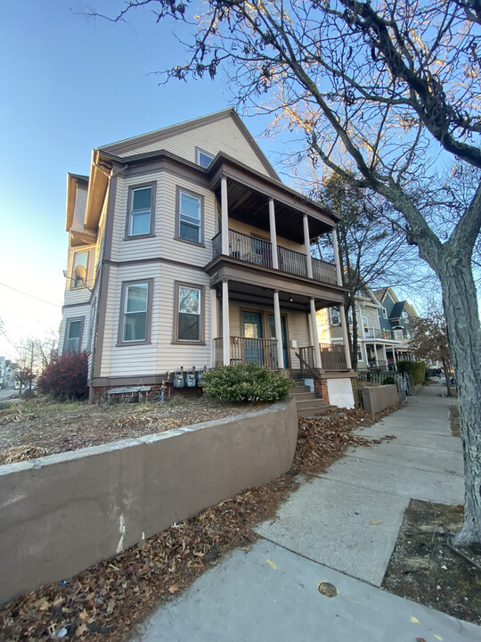 93 Messer St in Providence, RI - Building Photo