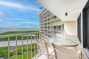 380 Seaview Ct in Marco Island, FL - Building Photo - Building Photo