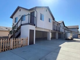 1154 Olivera St in Guadalupe, CA - Building Photo