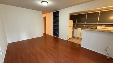 425 Hawthorne St-Unit -05 in Houston, TX - Foto de edificio - Building Photo