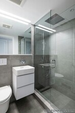 12 Commonwealth Ave, Unit 508 in Boston, MA - Foto de edificio - Building Photo