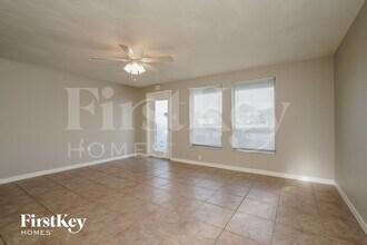 2582 Lake View Blvd in Port Charlotte, FL - Building Photo - Building Photo