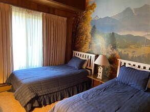 4087 Sunrise Ln in South Lake Tahoe, CA - Building Photo - Building Photo