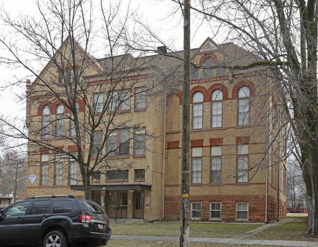 Madison Manor in Ogden, UT - Foto de edificio - Building Photo