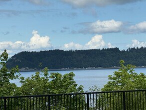 10720 Marine View Dr in Mukilteo, WA - Building Photo - Building Photo