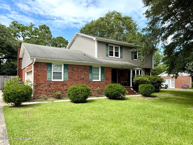property at 217 Devonshire Ln