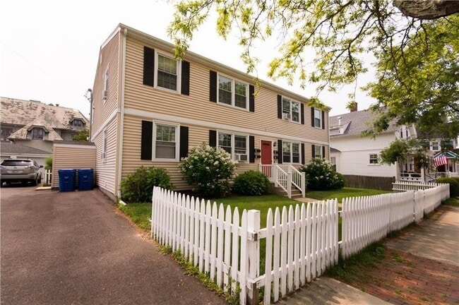 45 Hammond St in Newport, RI - Foto de edificio - Building Photo