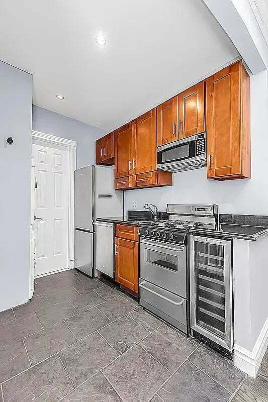 221 E 23rd St, Unit 15 in New York, NY - Building Photo - Building Photo