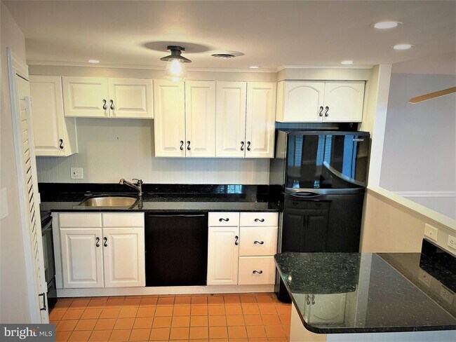 3035 Q St NW-Unit -2 in Washington, DC - Foto de edificio - Building Photo