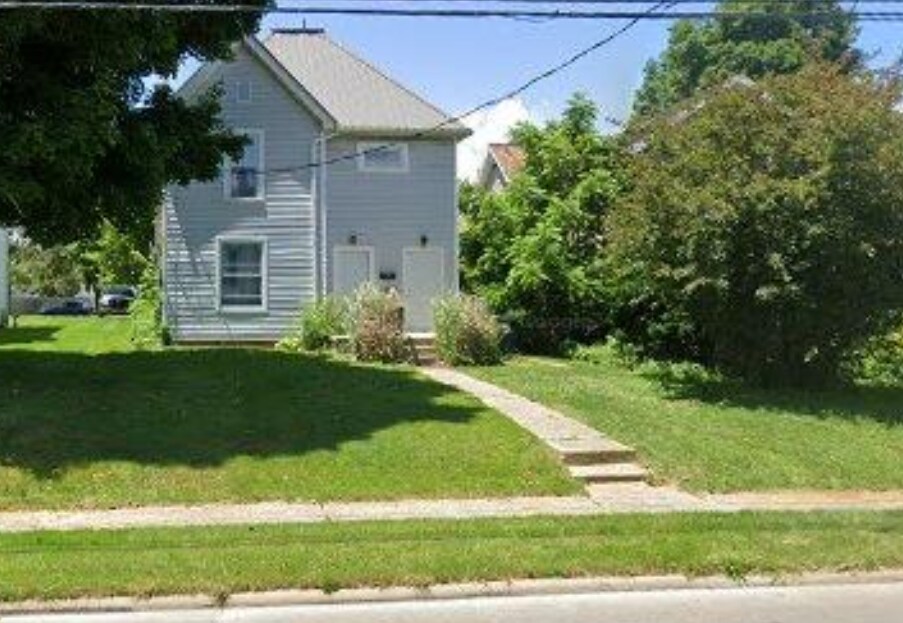 66 S Gamble St, Unit 1/2 - Upstairs in Shelby, OH - Building Photo
