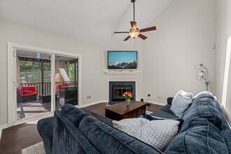 5 Hickorywood Sq in Durham, NC - Building Photo - Building Photo