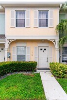 16749 Hemingway Dr in Weston, FL - Building Photo