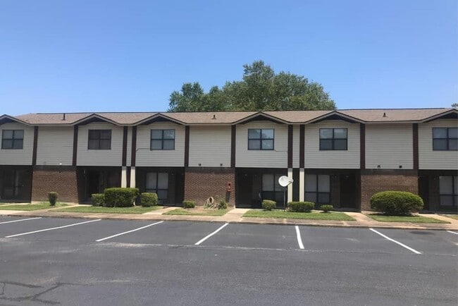 property at 1121 Alice Dr
