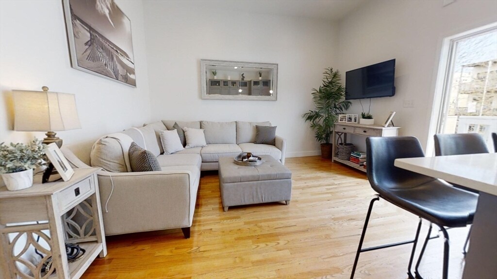 126 Princeton St in Boston, MA - Building Photo