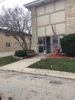 1204 Memorial Dr, Unit # 16 in South Milwaukee, WI - Building Photo