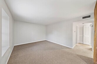 9009 Gaylord Dr in Houston, TX - Building Photo - Building Photo