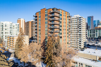 540 14th Ave SW in Calgary, AB - Building Photo - Building Photo