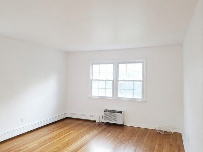 17 Old Allamuchy Rd, Unit 2 in Hackettstown, NJ - Building Photo - Building Photo