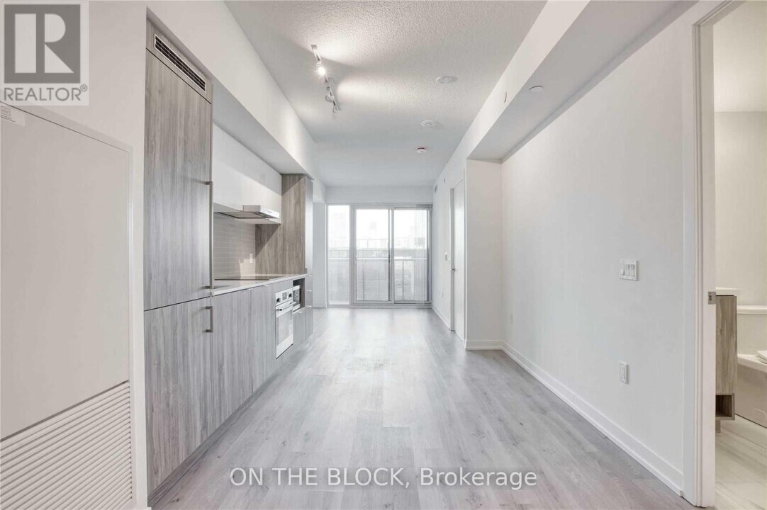 138 Downes St in Toronto, ON - Building Photo