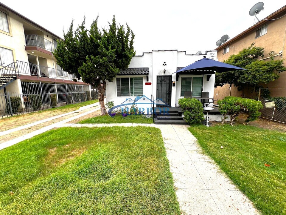 2332 Cedar Ave in Long Beach, CA - Building Photo