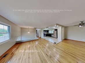 1035 Hassell Rd in Hoffman Estates, IL - Building Photo - Building Photo