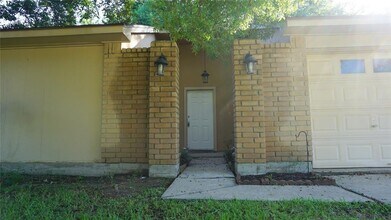 124 Wood Hollow Dr in League City, TX - Building Photo - Building Photo