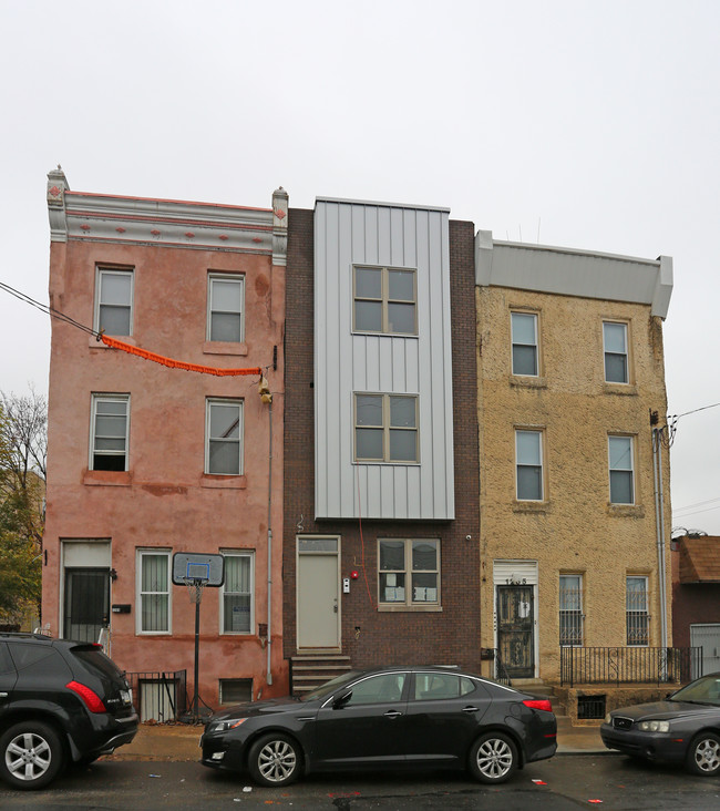 1207 W Susquehanna Ave in Philadelphia, PA - Foto de edificio - Building Photo