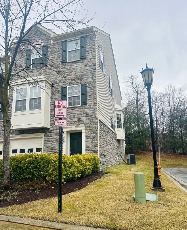 6802 Alexander Lawson in Elkridge, MD - Building Photo - Building Photo
