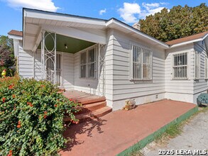 1627 Schley Ave in San Antonio, TX - Building Photo - Building Photo