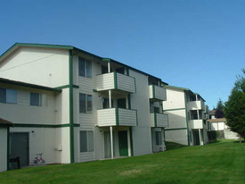 Alpine Vistas in University Place, WA - Building Photo