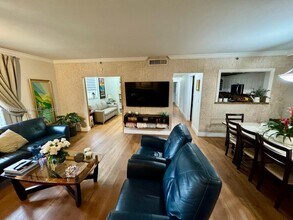 1400 Salzedo St in Coral Gables, FL - Building Photo - Building Photo