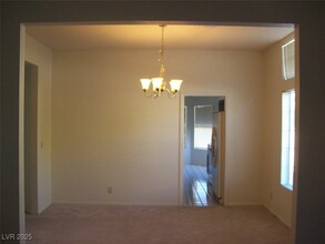 121 Hanover Dr in Henderson, NV - Building Photo - Building Photo