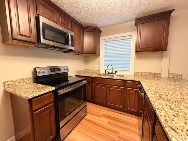 239 Moreland Way in Hapeville, GA - Building Photo - Building Photo